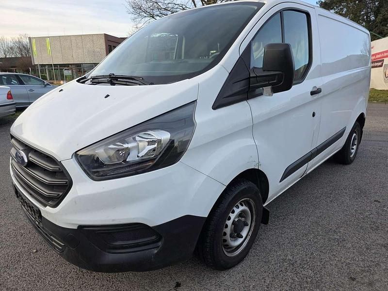 Gebraucht Ford Transit Custom 105 PS (77 kW) 2018 Frostweiß Van / Kleinbus
