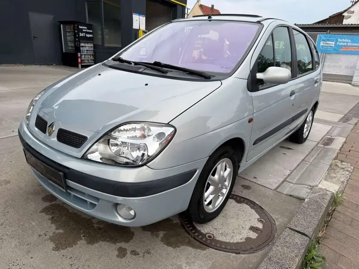 Gebraucht Renault Scénic 107 PS (78 kW) 2001 Silber Van / Kleinbus