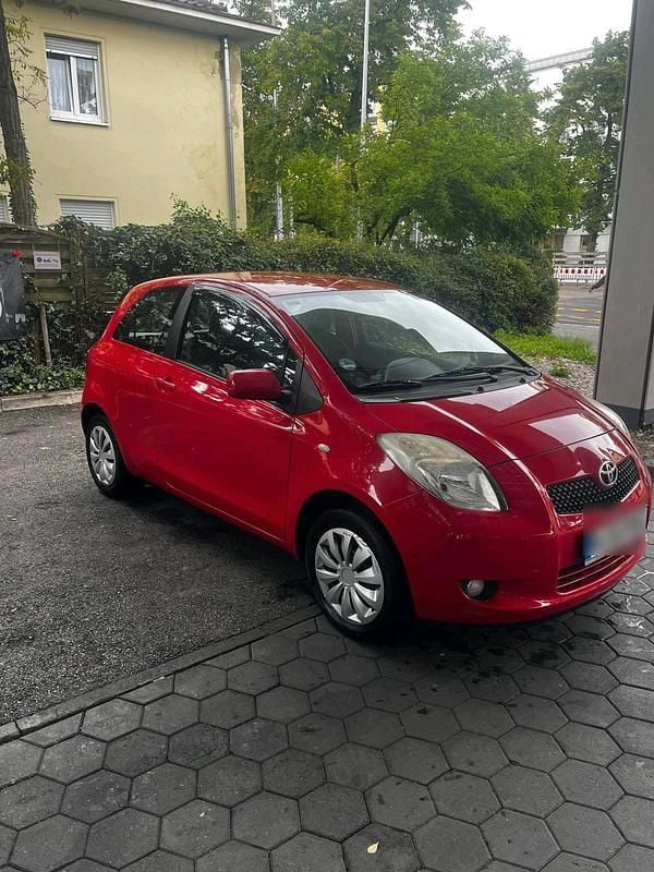 Rot Gebraucht 2008 Toyota Yaris Kleinwagen | 2.550 € (Fairer Preis) - Bild 1/4