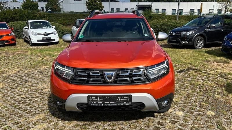 Orange Gebraucht 2022 Dacia Duster Prestige SUV | 16.950 € (Guter Preis) - Bild 1/4