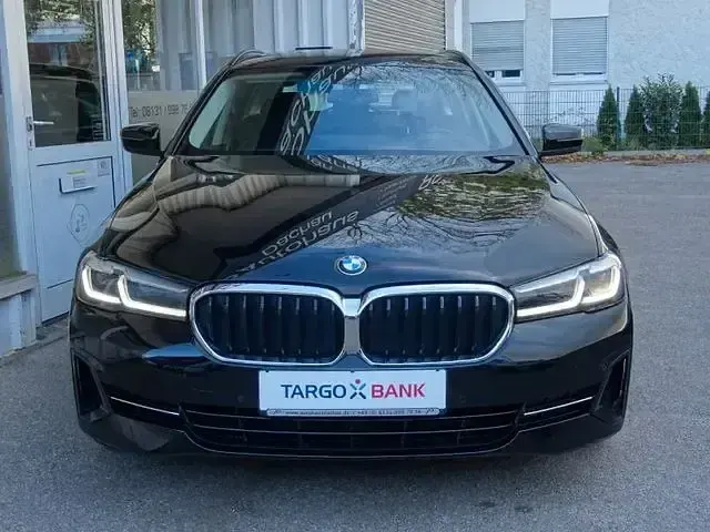 Gebraucht BMW 520 Sport Line 190 PS (139 kW) 2022 Schwarz Kombi