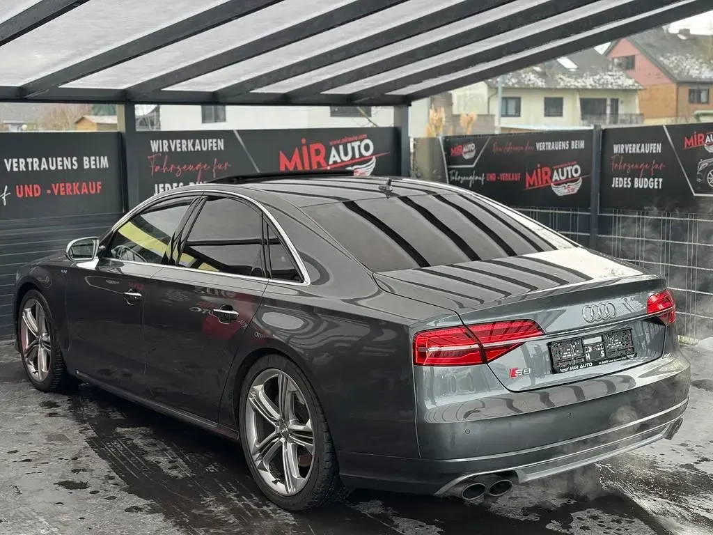 Gebraucht Audi S8 519 PS (381 kW) 2012 Grau Limousine