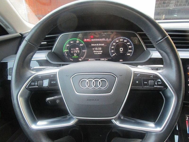 Gebraucht Audi e-tron Ambiente 230 kW (313 PS) 2021 Silber SUV