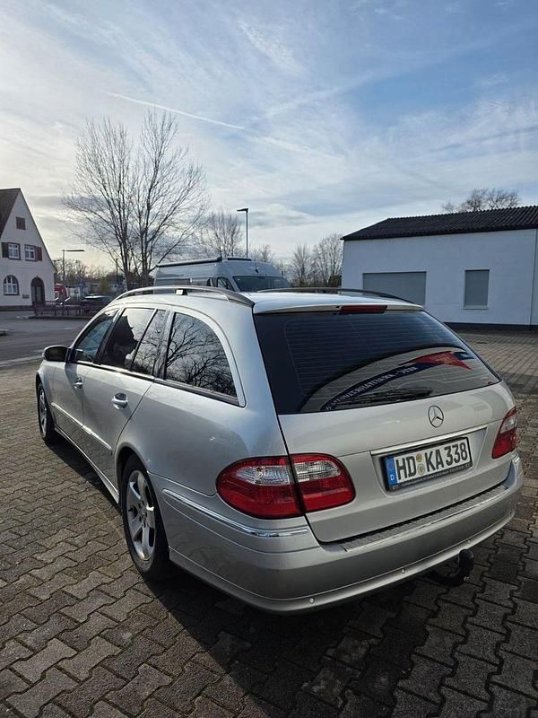 Gebraucht Mercedes E320 Avantgarde 224 PS (164 kW) 2003 Silber Kombi