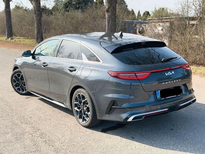 Gebraucht Kia ProCeed 160 PS (117 kW) 2022 Grau Kombi