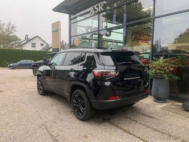 Neu Jeep Compass North 131 PS (96 kW) 2025 Schwarz SUV