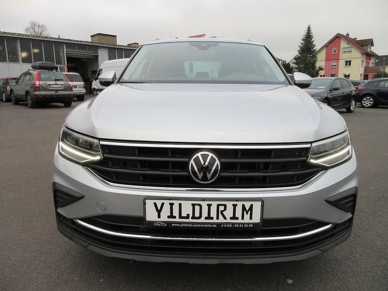 Gebraucht VW Tiguan Active 150 PS (110 kW) 2022 Silber SUV