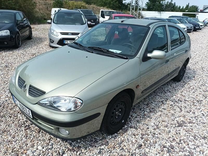 Grün Gebraucht 2002 Renault Mégane II Authentique Limousine | 1.690 € (Fairer Preis) - Bild 1/4