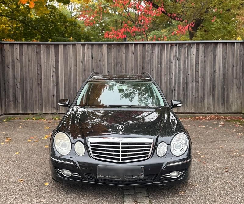 Schwarz Gebraucht 2007 Mercedes E320 Kombi | 3.800 € (Superpreis) - Bild 1/4