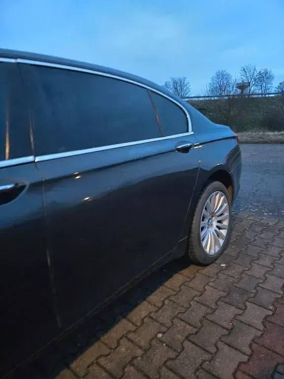 Gebraucht BMW 750L 408 PS (300 kW) 2010 Schwarz Limousine