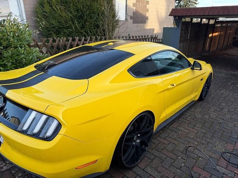 Gebraucht Ford Mustang GT 421 PS (309 kW) 2017 Gelb Coupé
