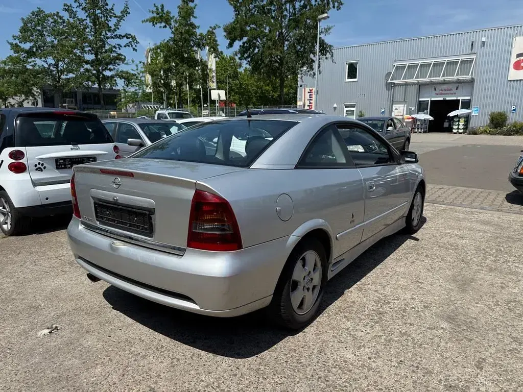 Gebraucht Opel Astra 125 PS (91 kW) 2004 Silber Coupé