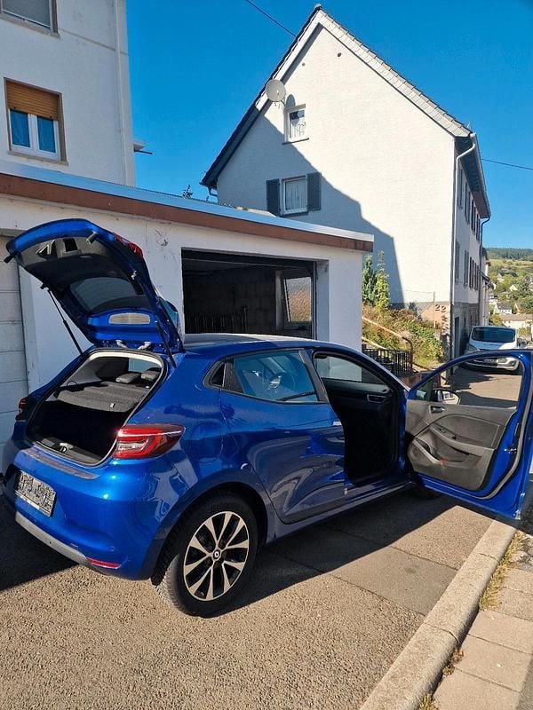 Blau Gebraucht 2023 Renault Clio V Equilibre Limousine | 12.700 € (Superpreis) - Bild 1/4
