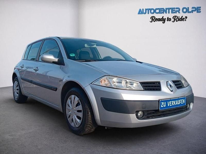 Grau Gebraucht 2005 Renault Mégane II Limousine | 2.999 € (Fairer Preis) - Bild 1/4