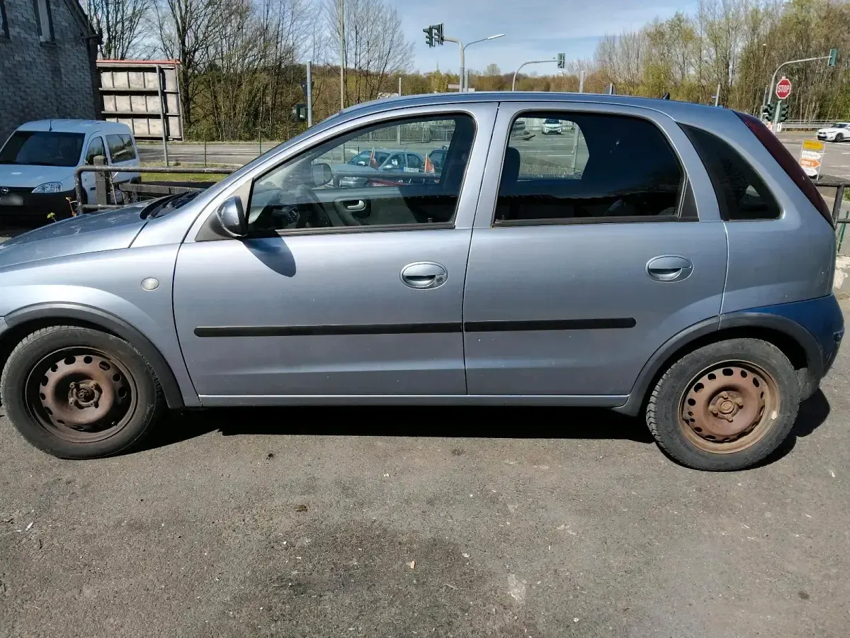 Second-hand Opel Corsa 75 CP (55 kW) 2003 Argintiu Hatchback