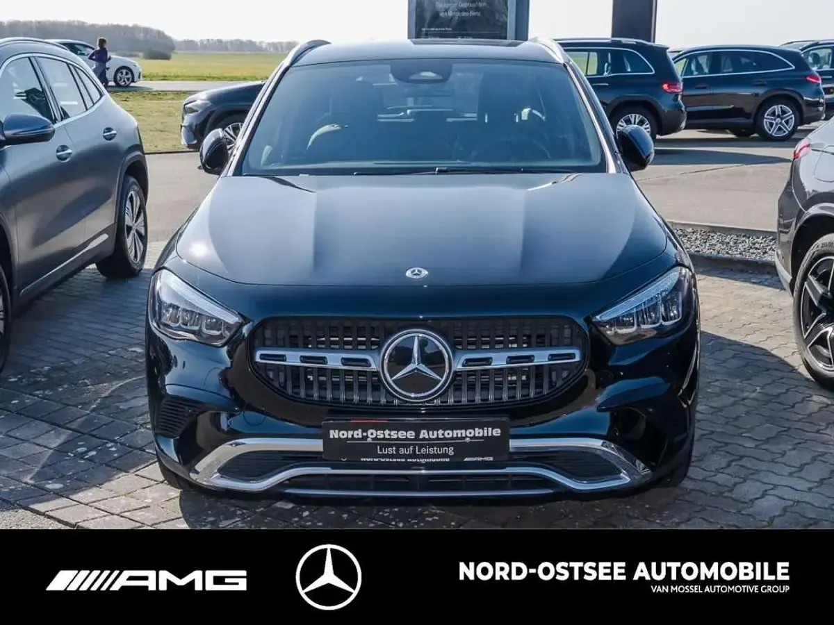 Gebraucht Mercedes GLA200 Progressive 150 PS (110 kW) 2025 Metalliclack kosmosschwarz SUV