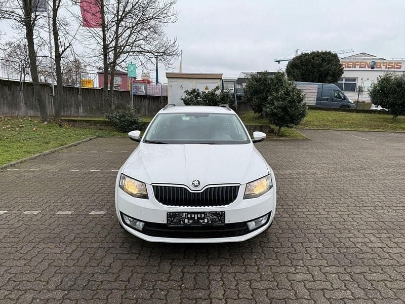 Gebraucht Skoda Octavia Ambition 140 PS (102 kW) 2014 Weiß Kombi