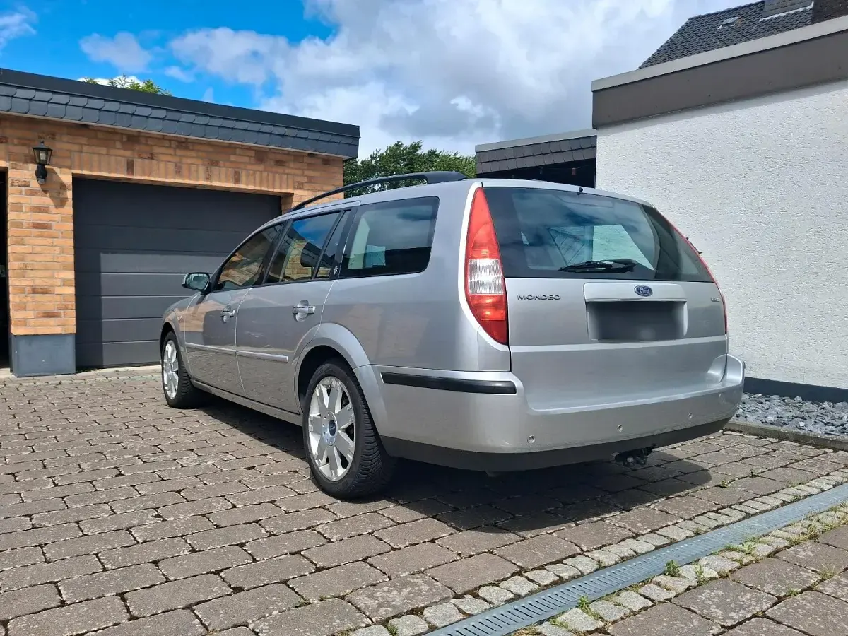 Gebraucht Ford Mondeo Titanium X 131 PS (96 kW) 2003 Silber Kombi