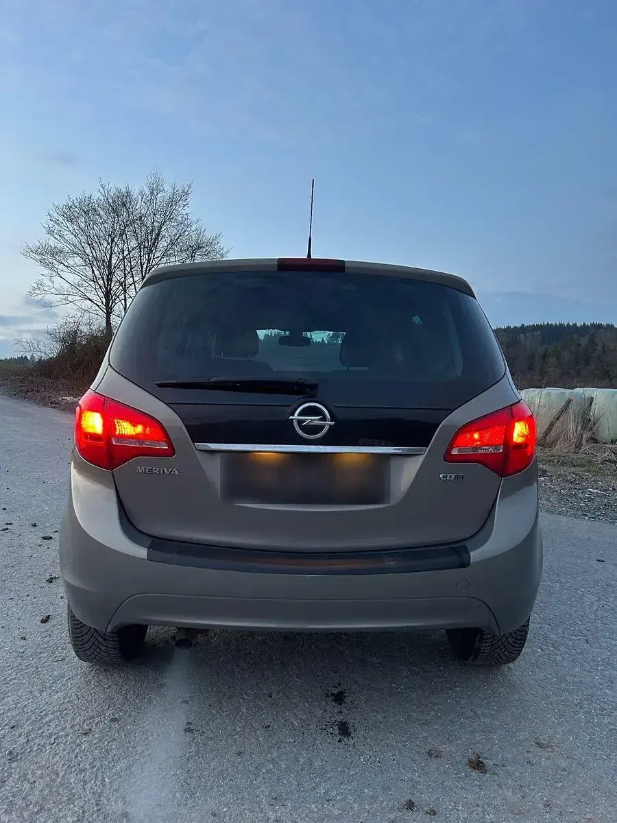 Używany Opel Meriva 110 KM (80 kW) 2013 Srebrny Minivan