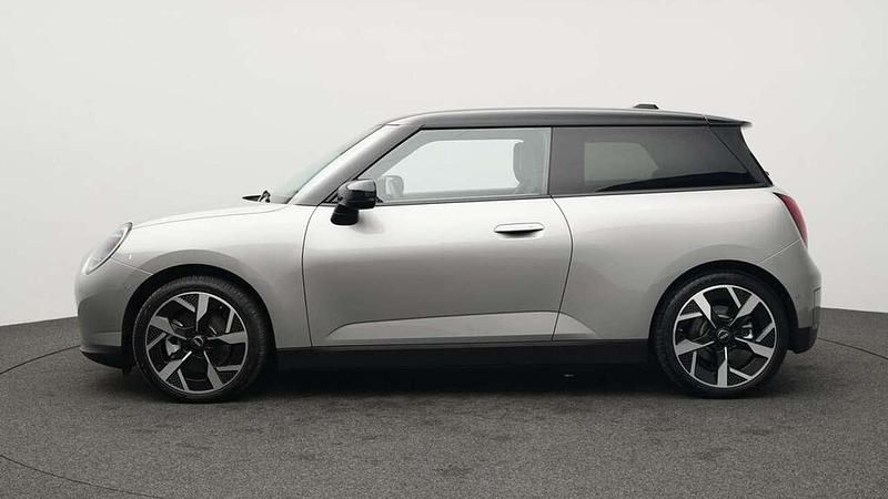 Gebraucht Mini Cooper Favoured 135 kW (184 PS) 2025 Grau Kleinwagen