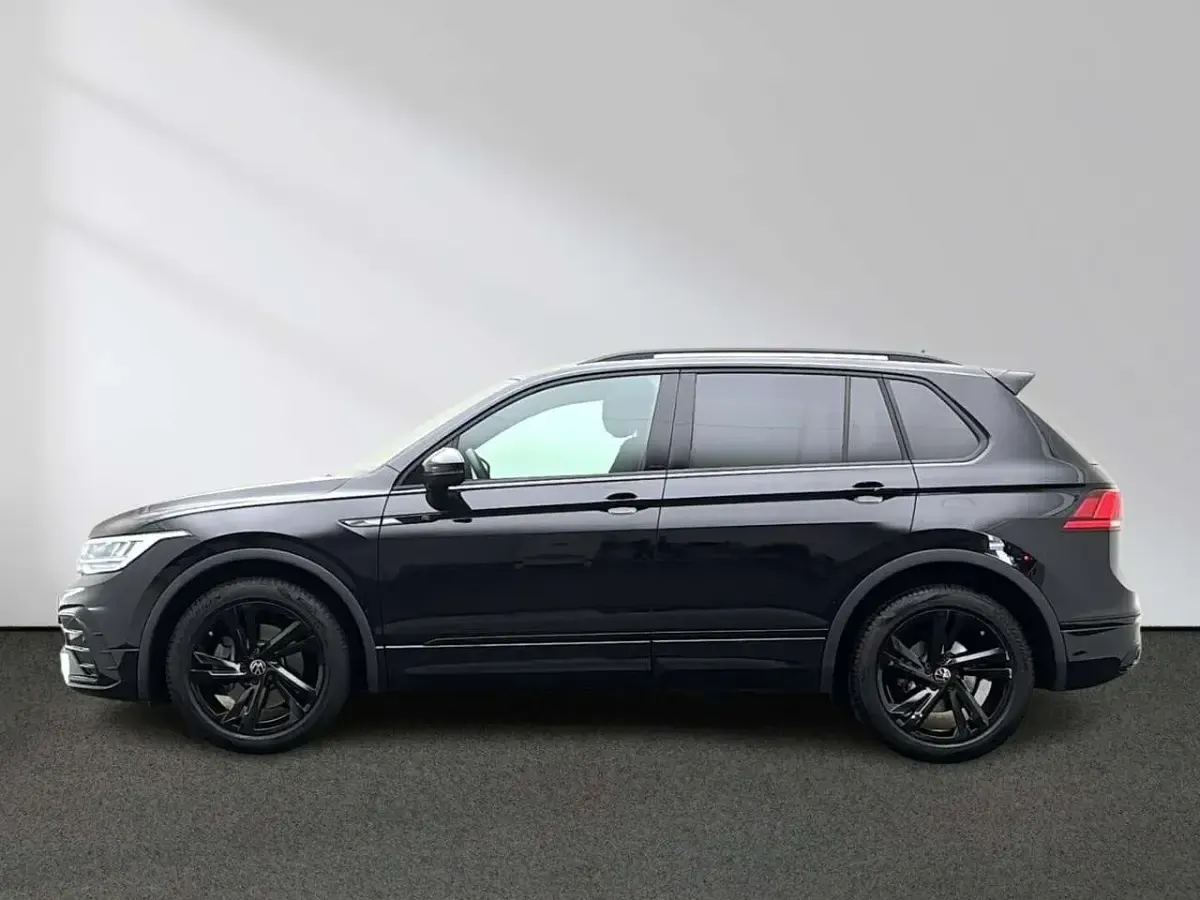 Gebraucht VW Tiguan R-line 190 PS (139 kW) 2024 Schwarz SUV