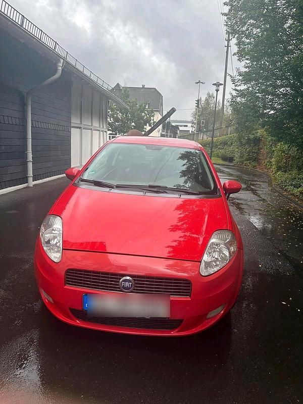 Rot Gebraucht 2006 Fiat Punto Kleinwagen | 450 € (Superpreis) - Bild 1/3