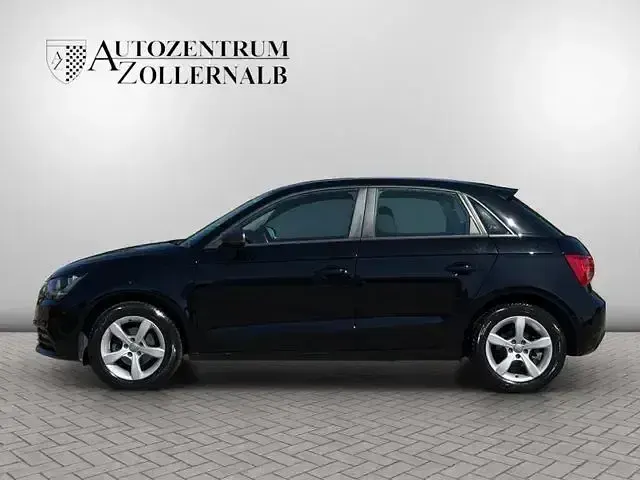 Gebraucht Audi A1 Sportback Attraction 96 PS (70 kW) 2015 Schwarz Kleinwagen