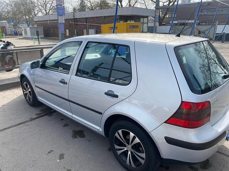 Gebraucht VW Golf IV 102 PS (75 kW) 2004 Silber Limousine
