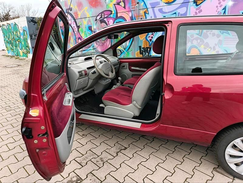 Rot Gebraucht 2001 Renault Twingo Kleinwagen | 1.600 € (Fairer Preis) - Bild 1/4