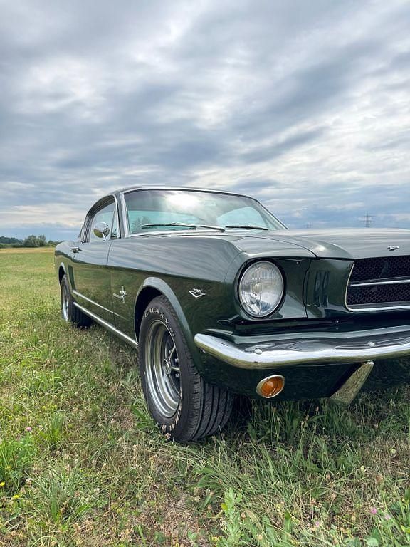Grün Gebraucht 1965 Ford Mustang Fastback Coupé | 72.500 € - Bild 1/4
