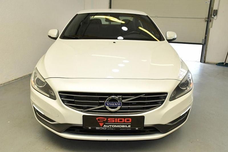 Gebraucht Volvo S60 Summum 230 PS (169 kW) 2013 Weiß Limousine
