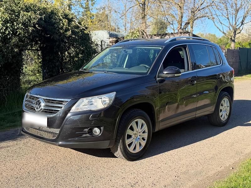 Gebraucht VW Tiguan Style 140 PS (102 kW) 2009 Schwarz SUV