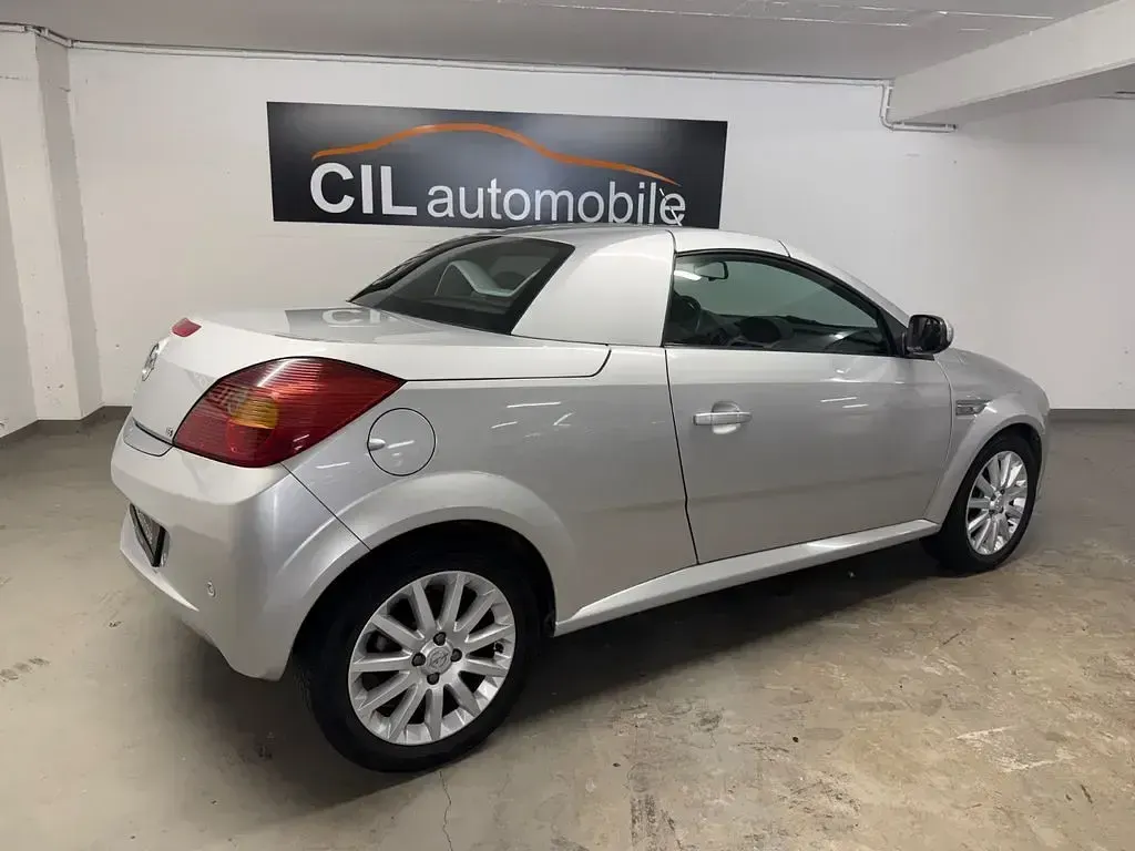 Gebraucht Opel Tigra Edition 125 PS (91 kW) 2009 Silber Cabrio