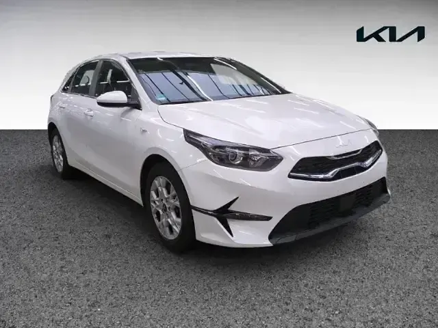 Gebraucht Kia Ceed Vision 140 PS (102 kW) 2025 Deluxeweiss met. (metallic) Kleinwagen
