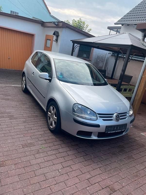 Silber Gebraucht 2004 VW Golf V Limousine | 500 € (Superpreis) - Bild 1/4