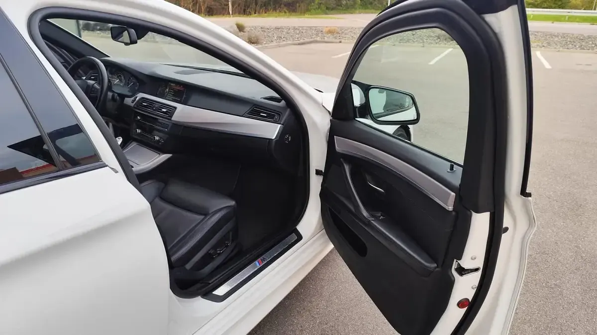 Gebraucht BMW 530 M Sport 258 PS (189 kW) 2013 Weiß Kombi