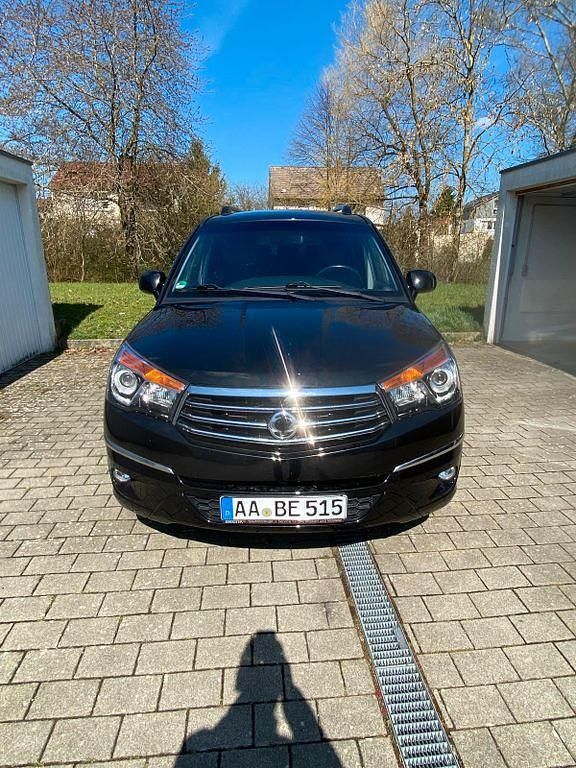 Gebraucht Ssangyong (KGM) Rodius 155 PS (114 kW) 2015 Schwarz Van / Kleinbus