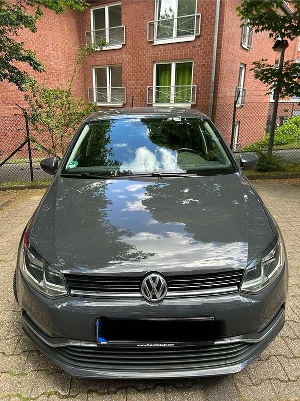 Grau Gebraucht 2016 VW Polo Allstar Kleinwagen | 9.499 € (Fairer Preis) - Bild 1/4