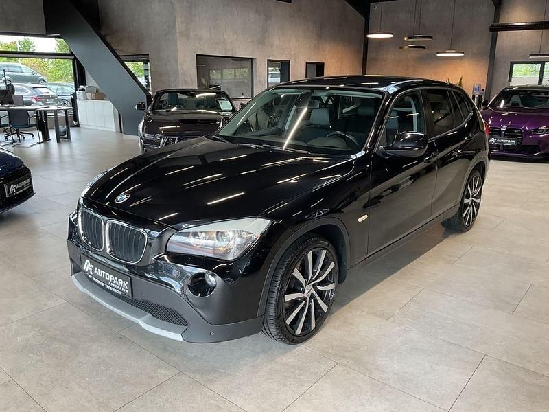 Schwarz Gebraucht 2011 BMW X1 SUV | 6.980 € (Fairer Preis) - Bild 1/4