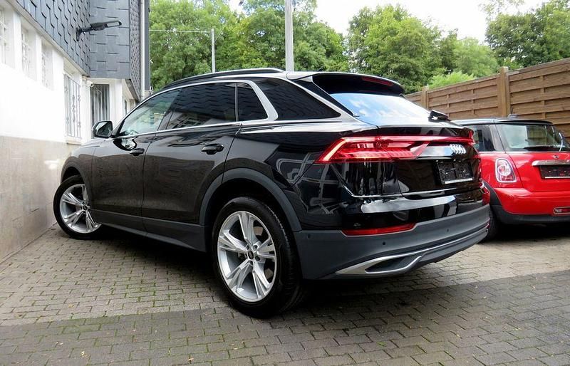 Gebraucht Audi Q8 231 PS (169 kW) 2023 Schwarz SUV
