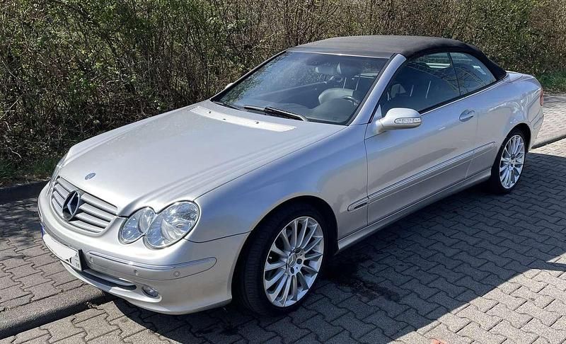 Silber Gebraucht 2004 Mercedes CLK240 Elegance Cabrio | 7.750 € (Fairer Preis) - Bild 1/4