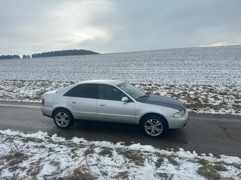 Second-hand Audi A4 101 CP (74 kW) 2001 Berlinǎ