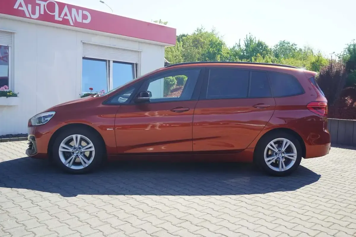 Gebraucht BMW 218 Sport Line 140 PS (102 kW) 2018 Orange Van / Kleinbus