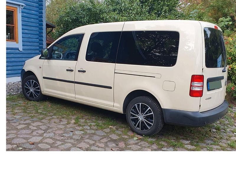 Beige Gebraucht 2011 VW Caddy Maxi Van / Kleinbus | 8.880 € - Bild 1/4