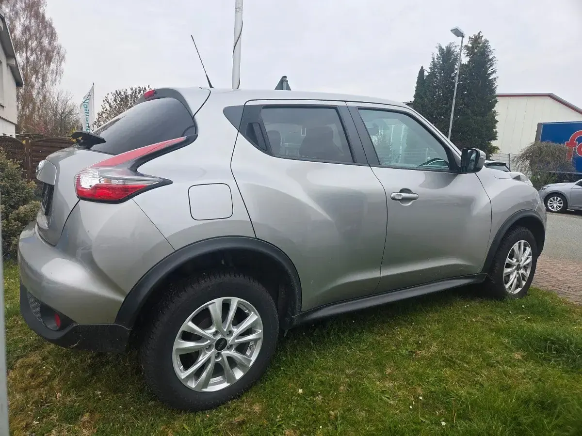 Gebraucht Nissan Juke Acenta 116 PS (85 kW) 2016 Grau SUV