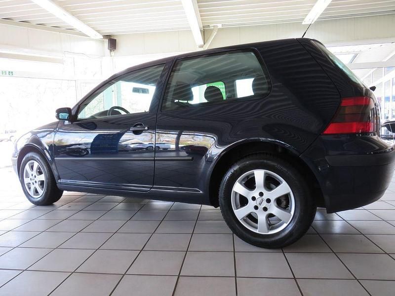 Gebraucht VW Golf IV Edition 102 PS (75 kW) 2001 Blau Limousine