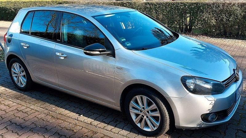 Silber Gebraucht 2011 VW Golf VI Style Limousine | 6.950 € (Fairer Preis) - Bild 1/4