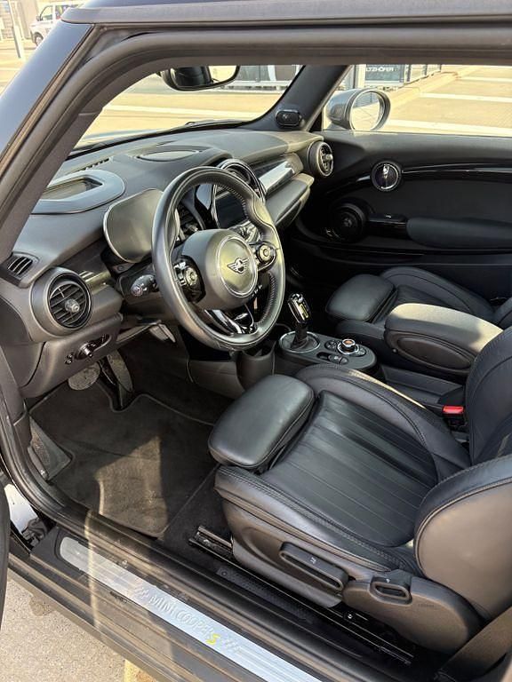 Gebraucht Mini Cooper SE 135 kW (184 PS) 2020 Schwarz Kleinwagen