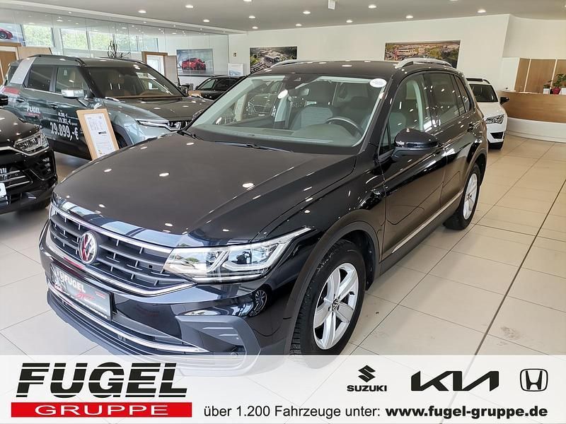 Deep black perleffekt Gebraucht 2022 VW Tiguan Life SUV | 23.969 € (Guter Preis) - Bild 1/4
