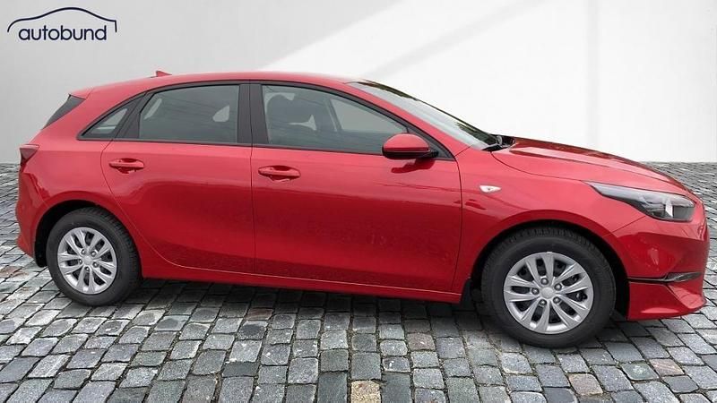 Neu Kia Ceed Best 140 PS (102 kW) 2025 Rot Kleinwagen